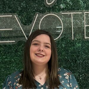 Meet your Posher, Caitlin